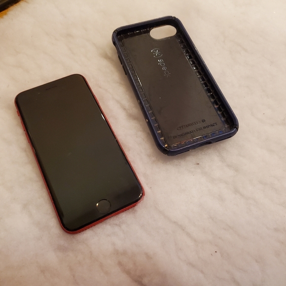 Apple iPhone SE 2020 64GB T-mobile - Picture 6 of 7